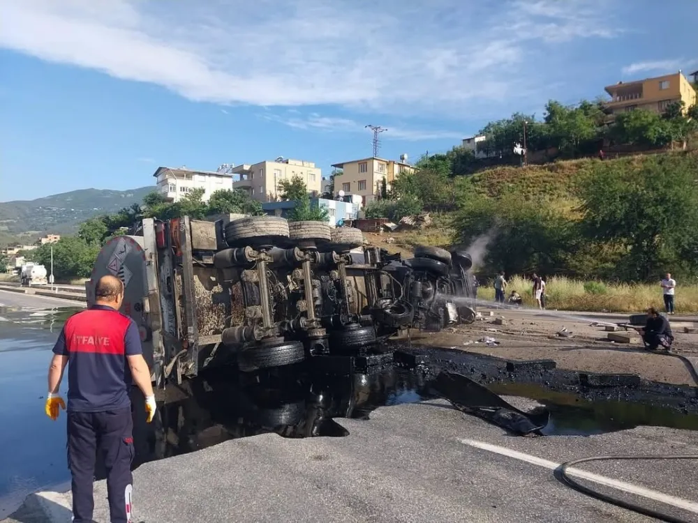Osmaniye’de petrol yüklü tanker devrildi: sürücü yaralandı