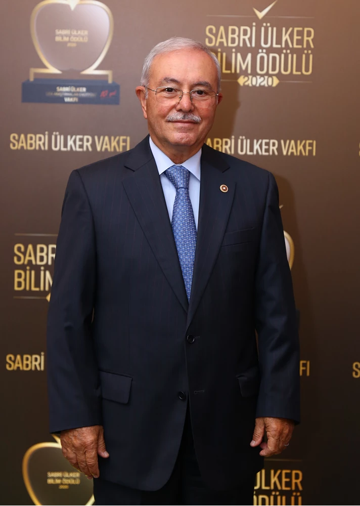 Sabri Ülker Vakfı eczacılar için 