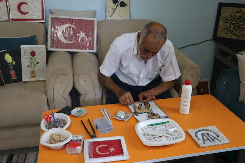 Oğlunun ödeviyle tanıştığı mozaik sanatı emeklilikteki hobisi oldu