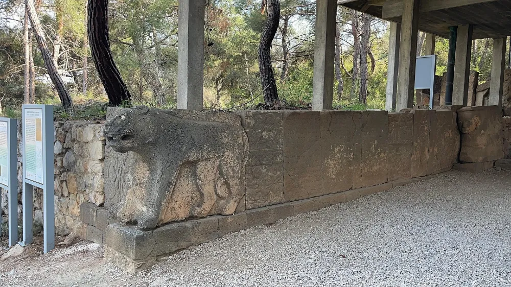 Doç. Dr. Faris Demir: Milyonlarca dolarlık gizemler Karatepe Yazıtlarında saklı