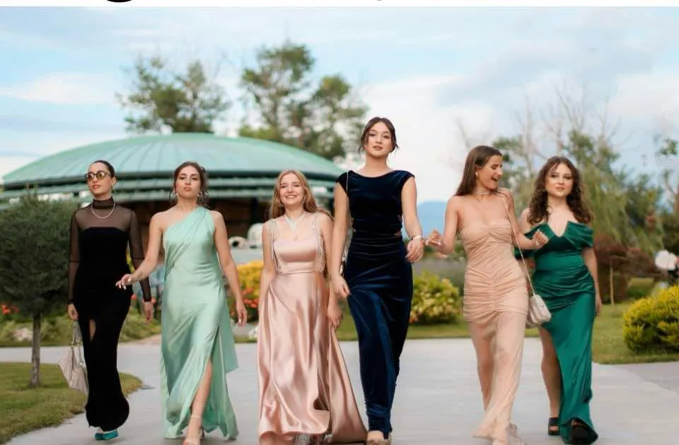 Düğünler İçin Trend Elbise Önerileri