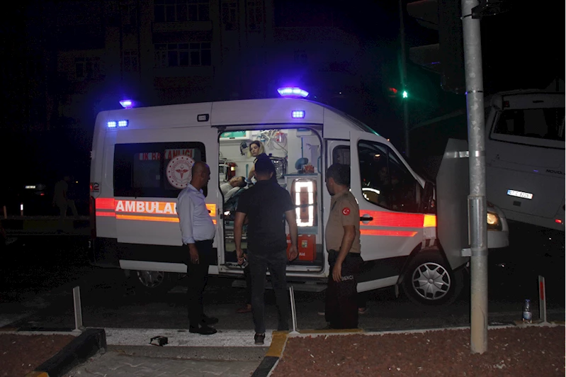 Antalya’da 3 midibüsün karıştığı kazada 6 kişi yaralandı