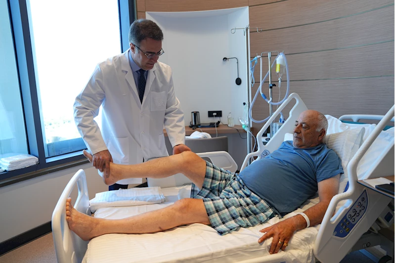 Tekrarlayan kalça protezi sorunu yaşayan hasta, Medipol