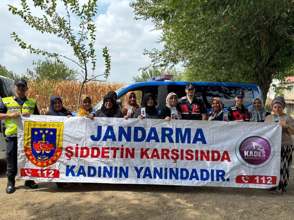 Jandarmadan kadına yönelik şiddetle mücadele bilgilendirmesi