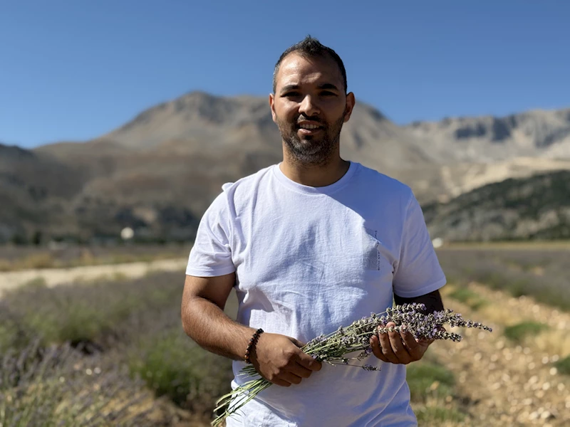 Davraz dört mevsim yerli ve yabancı ziyaretçi ağırlıyor