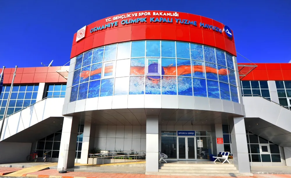 Olimpik kapalı yüzme havuzu yenileniyor