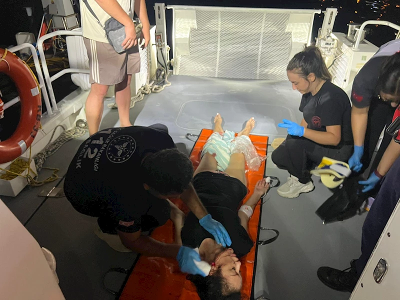 Antalya açıklarında teknede yaralanan turiste tıbbi müdahale