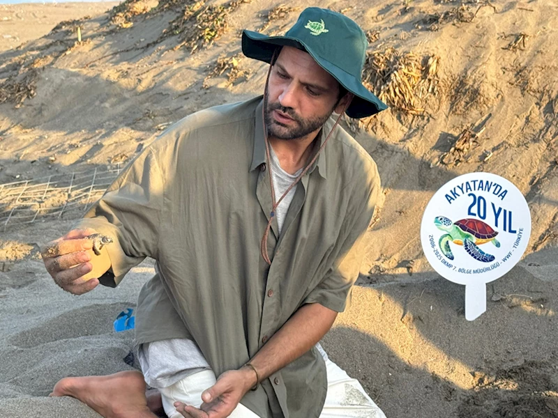 Oyuncu Kaan Urgancıoğlu oğluna da doğa sevgisini aşılıyor