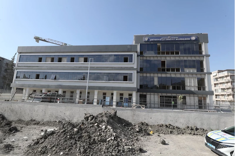 Hatay Valisi Mustafa Masatlı inşası süren emniyet binasını inceledi