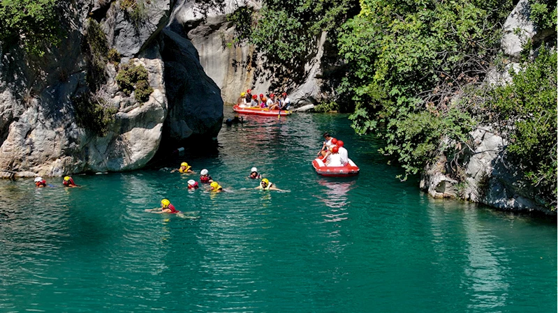 Göynük Kanyonu, yaz aylarında doğa ve macera tutkunlarının serin rotası oluyor