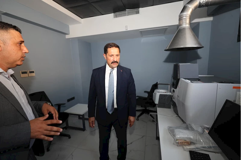 Hatay Valisi Masatlı, hizmete giren Zeytincilik Araştırma Enstitüsünü inceledi