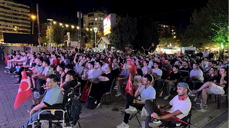 Gaziantep ve çevre illerde Türkiye-Almanya EuroBasket 2025 final maçı dev ekrandan izlendi