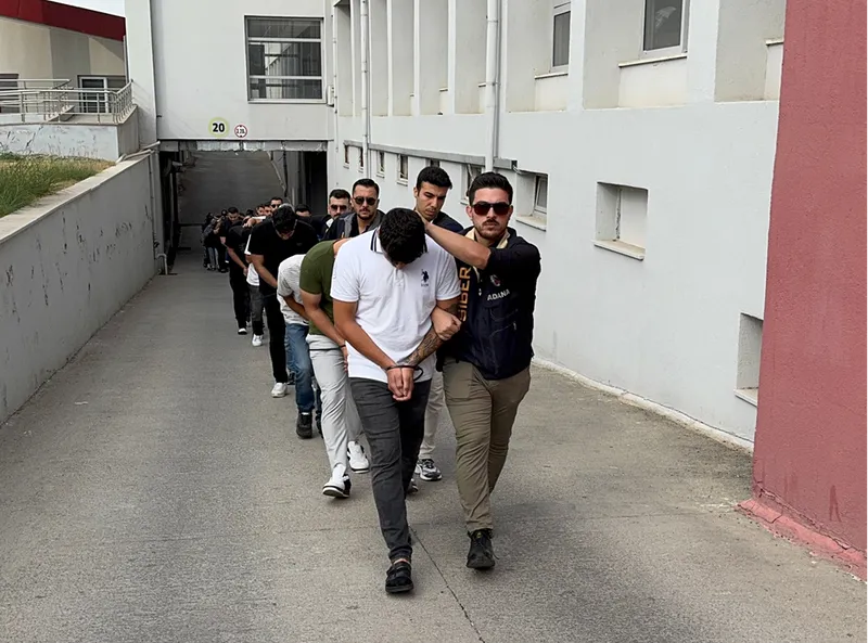 Adana merkezli yasa dışı bahis operasyonunda 33 şüpheli yakalandı