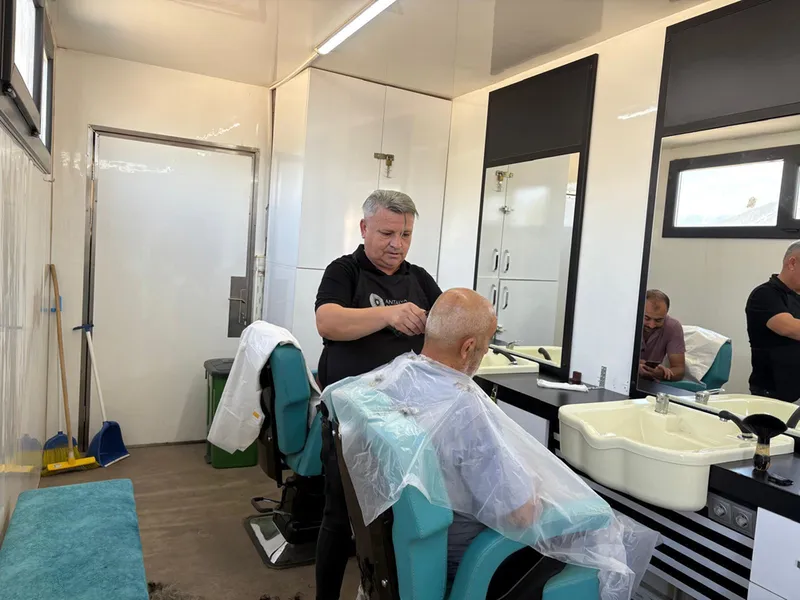 Antalya Büyükşehir Belediyesinden kırsal mahallelere kuaför hizmeti