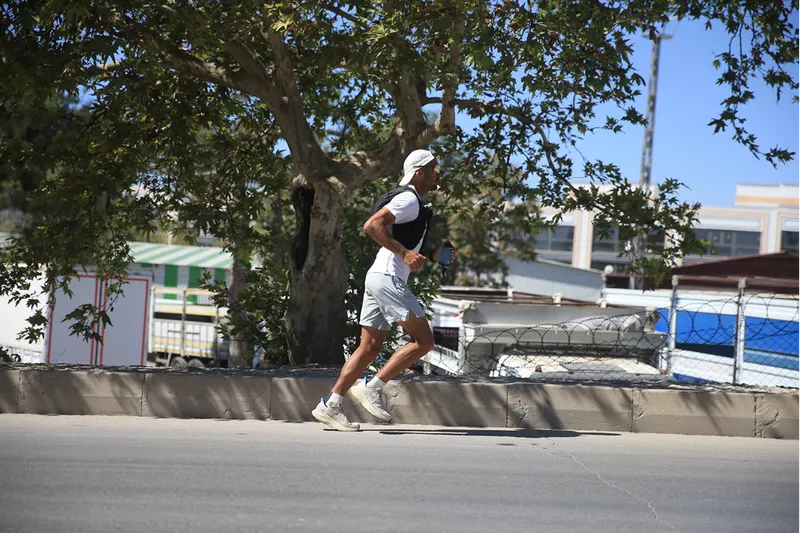 Türk kültürünü tanıtmak için 35 gündür koşan gurbetçi Kahramanmaraş