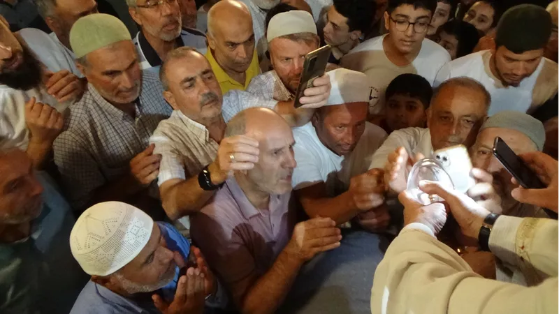 Erdemli ilçesinde Sakal-ı Şerif ziyarete açıldı