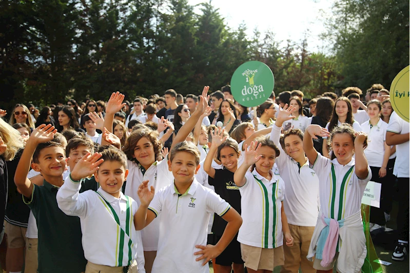 Doğa Koleji eğitim döneminin ilk gününde fidan dikim etkinliği düzenledi