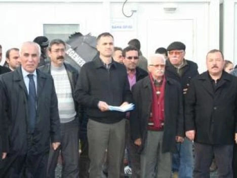 Santral yapılıyor, çevreciler seyrediyor