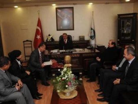 Oşyad?dan  Başkan Kadir Kara?ya Ziyaret