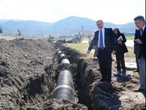 Osmaniye Belediyesi?nin Yağmur Suyu Drenaj Projeleri Devam Ediyor