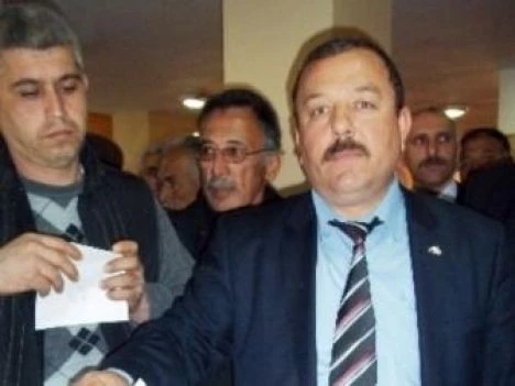 MHP Erzin ilçe teşkilatında Rifat Kuşçu güven tazeledi