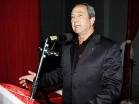 Bir dilim ekmek ve şekersiz hoşaf duygulandırdı