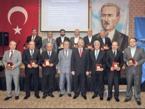 Sgk`dan işadamlarına plaket