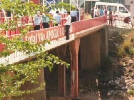 Emniyet Müdürü Tüylü, intihardan vaz geçirdi