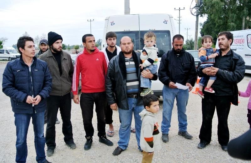 Suriyeliler, kamptaki yakınlarının gösterilmemesine tepkili