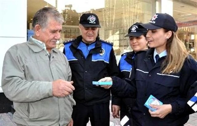 TDP çay bardağı altı dağıttı, vatandaşı uyardı
