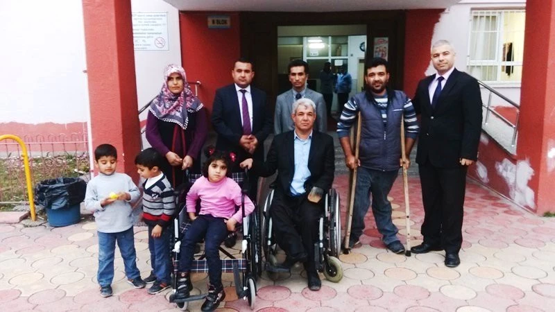 Engelli Öğrenci, ?Annem yorulduğu için çok üzülüyorum?