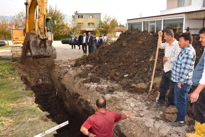 Dumlupınar ve Yeni Mahalle?ye Yağmursuyu Drenaj Çalışması Başladı