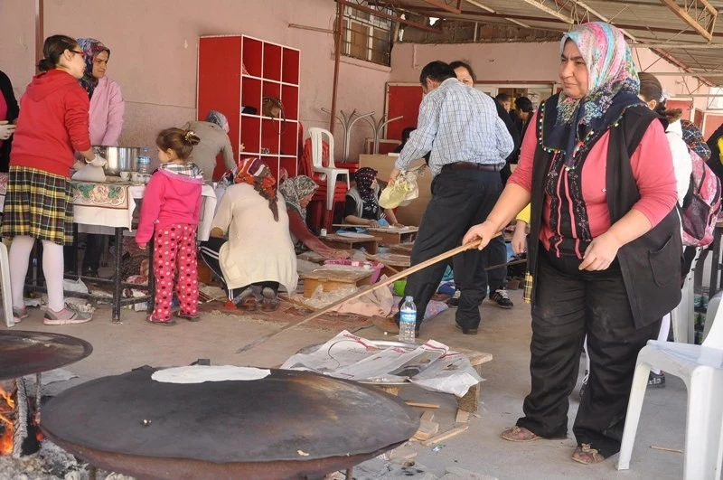 Okulda `Sıkma ayran` şenliği