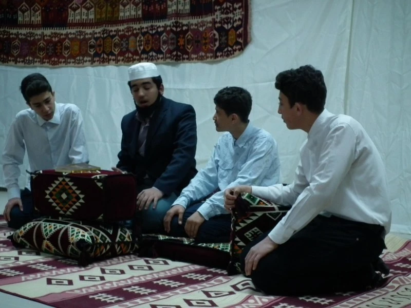 Küçük İmamlar Tiyatrosu seyirciyle buluşuyor