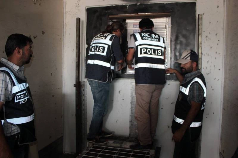 TIR zulasından 135 bin 500 paket kaçak sigara çıktı