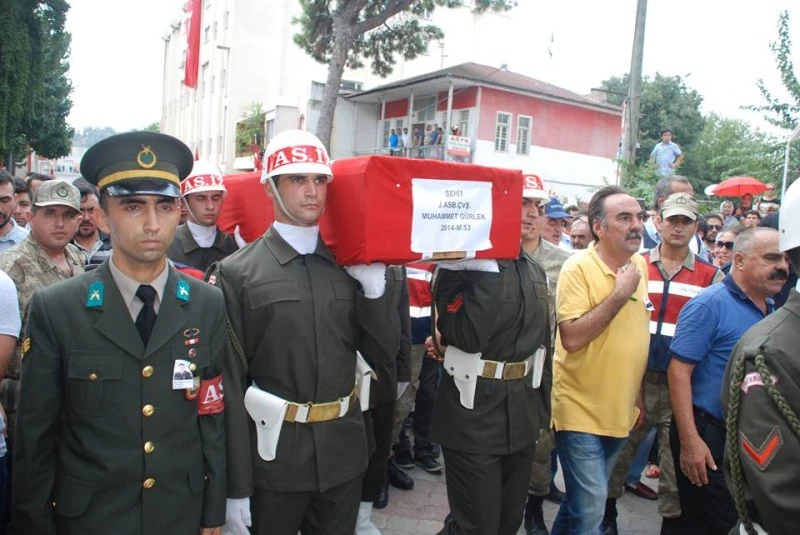 Şehit Gürlek, Kösepınar`ı yaylasında yağmur altında defnedildi
