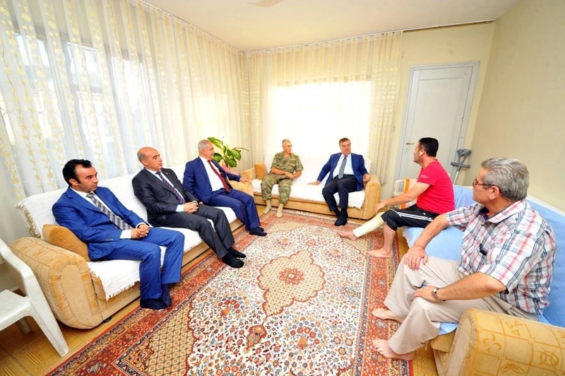 Vali Kerem Al, yaralı uzman çavuşu ziyaret etti