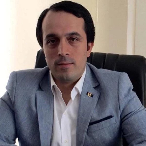 Gül: Eczacılar çalıştıracak teknisyen bulamıyor