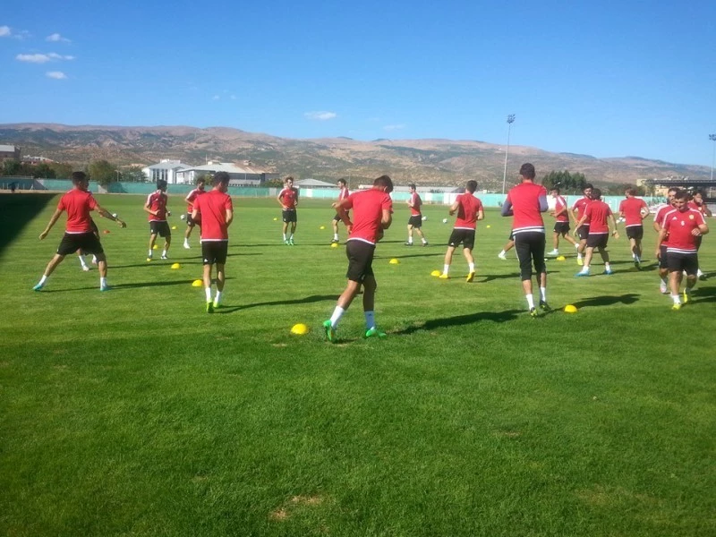 Osmaniyespor`u hakem yaktı. Neredesin TFF