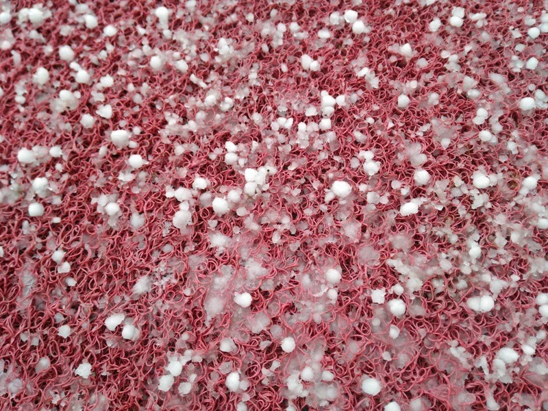 Düziçi`ne misket büyüklüğünde dolu yağdı