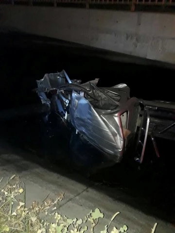 Sakarcalık Köprüsünden kaza sonucu bir araç uçtu