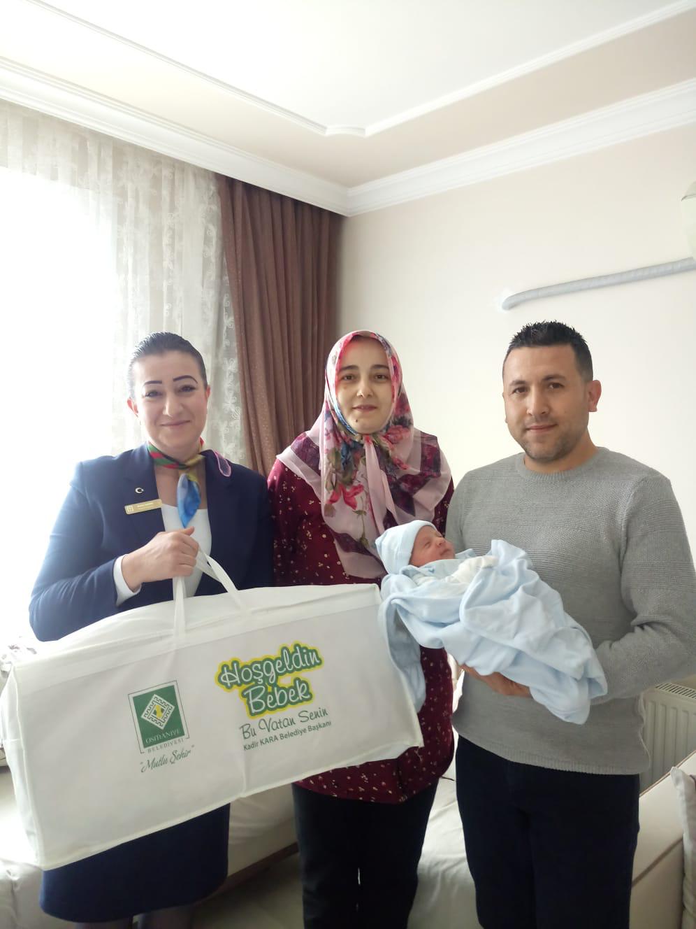 Yeni Yılın İlk Bebeklerine İlk Hediyeler Osmaniye Belediyesi?nden