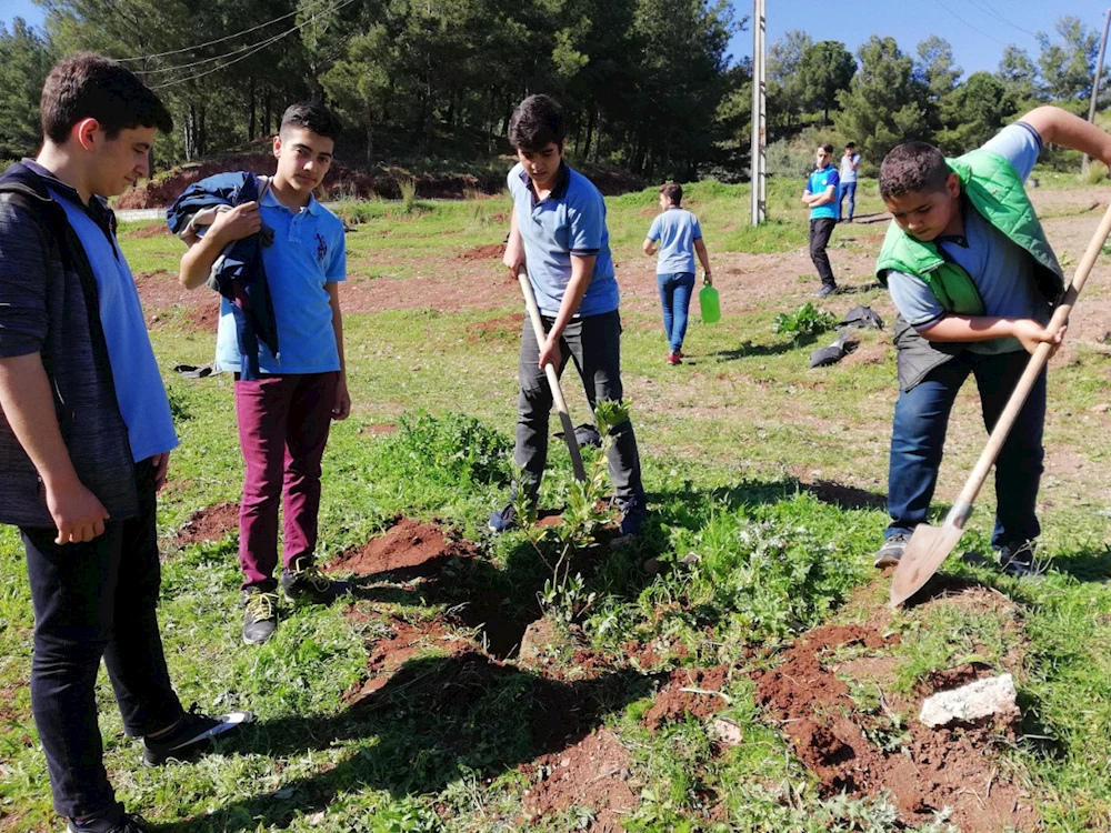 Üniversite yerleşkesinde 850 fidan dikildi
