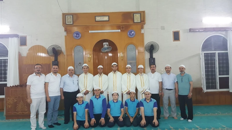 İmam Hatip Öğrencilerinden Enderun usulü Teravih