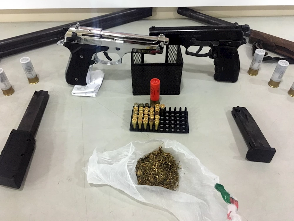 Polisi görünce uyuşturucu maddeyi sobaya attılar