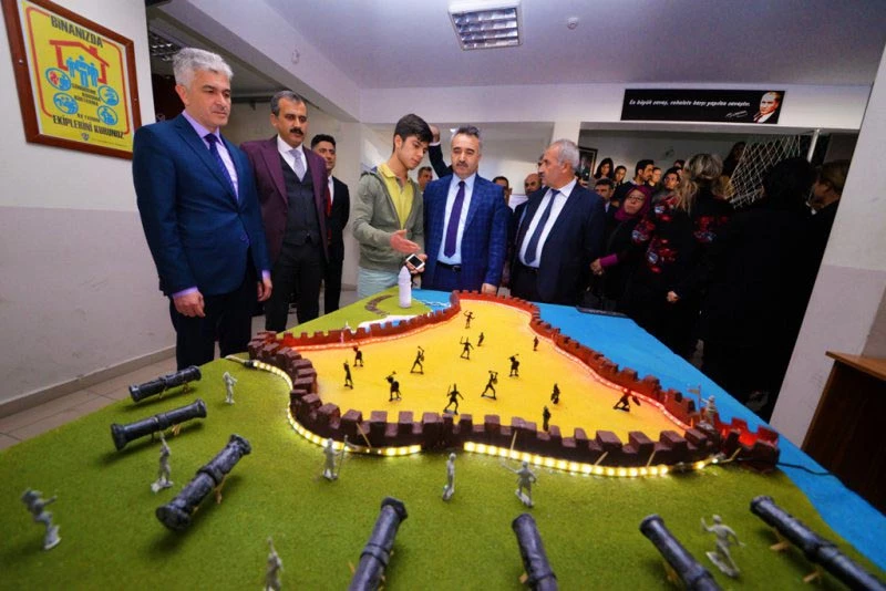 Tosçelik Lisesi`nde Z Kütüphane açılışı