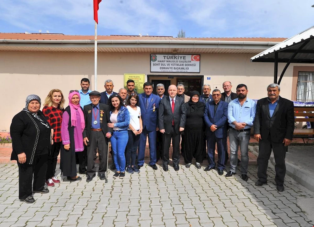 Vali Coşkun?dan Şehit Aileleri ve Gaziler Derneklerine ziyaret